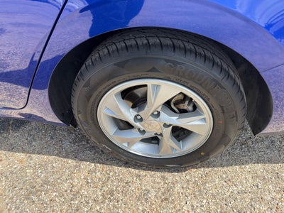 2023 Hyundai Elantra SE