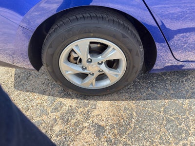 2023 Hyundai Elantra SE