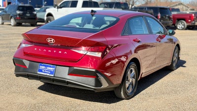 2025 Hyundai Elantra SE