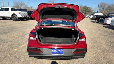 2025 Hyundai Elantra SE