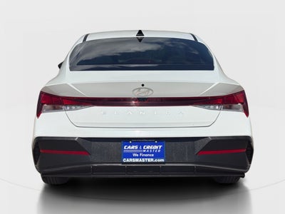 2025 Hyundai Elantra SE