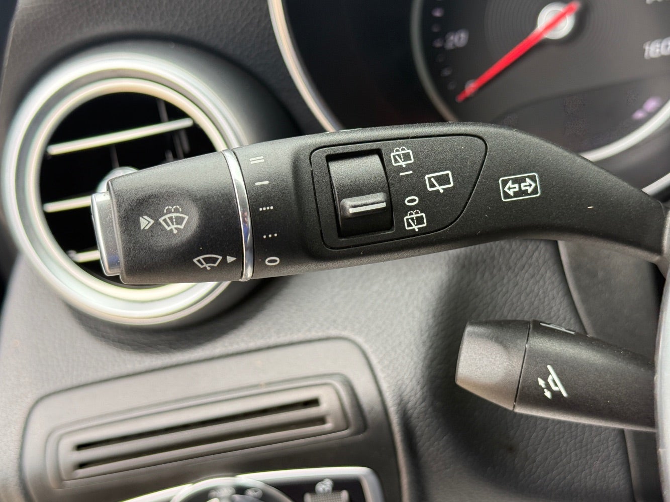 2021 Mercedes-Benz GLC-Class GLC 300